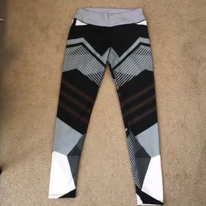 Yoga pants/ workout leggings